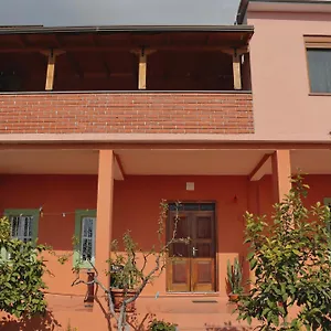 8 Villa